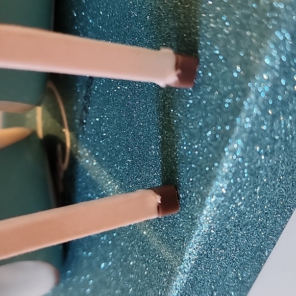 Betsey Johnson "Piper", ivory satin size 6.5 heeled pumps with bling - Picture 9 of 9